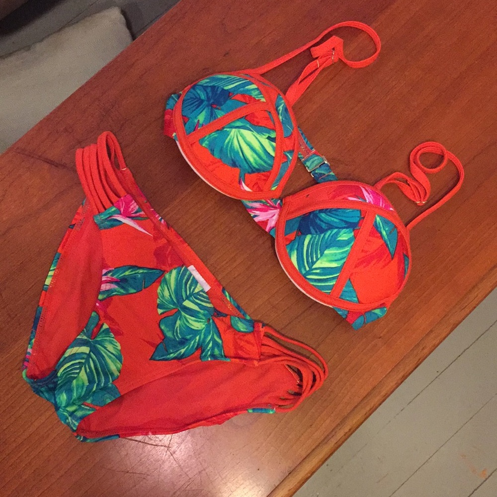 Tropical bikini top M bottom S